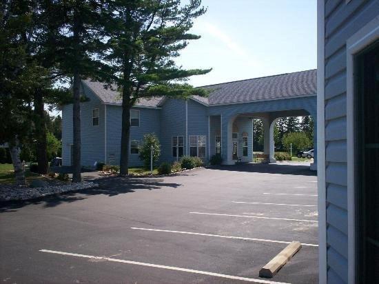 Great Mackinaw Beachfront Hotel Mackinaw City Esterno foto