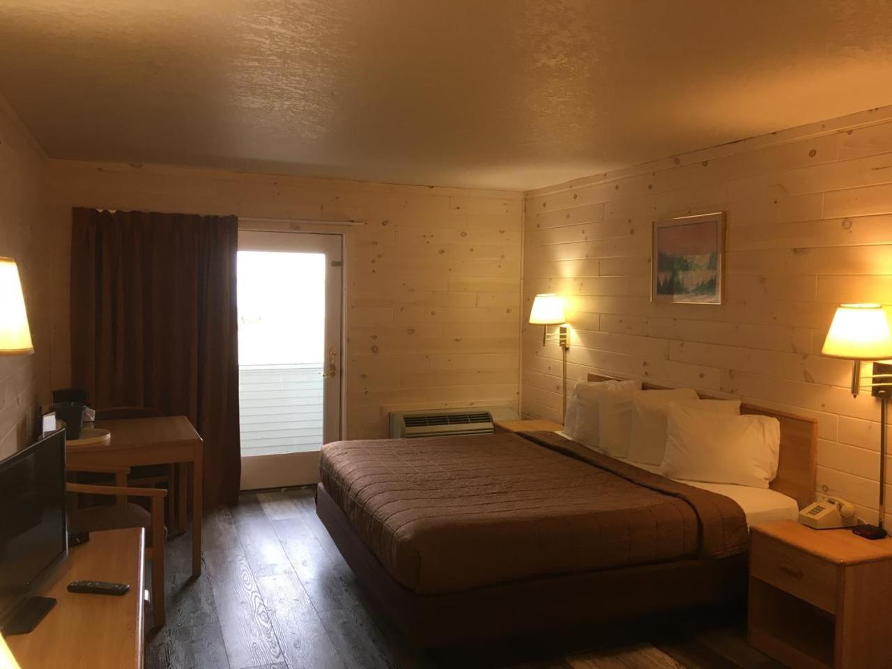 Great Mackinaw Beachfront Hotel Mackinaw City Esterno foto
